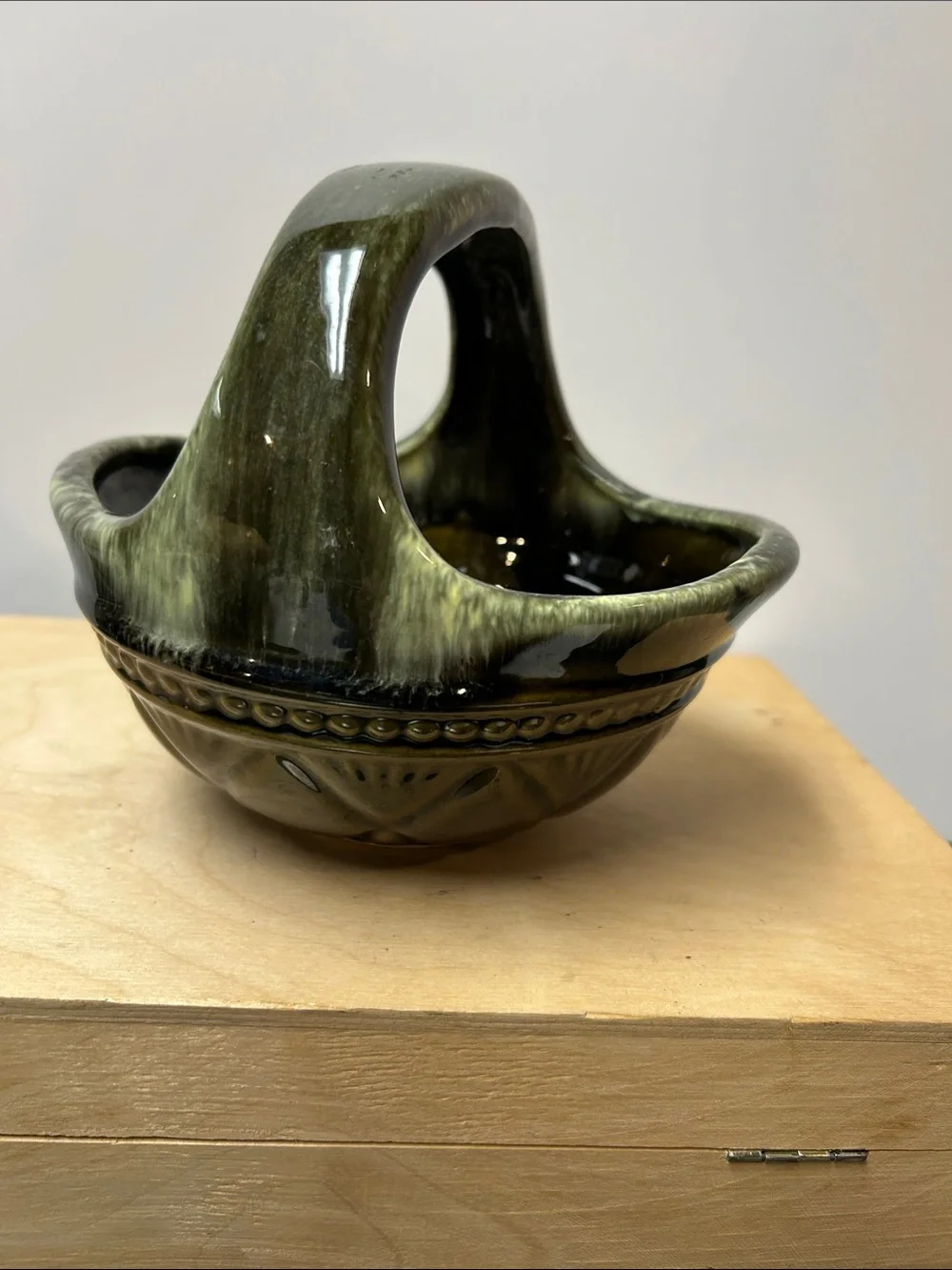 VINTAGE Hull‎ USA Pottery Flower Basket Planter F24  Drip Glaze Green 6x7x7